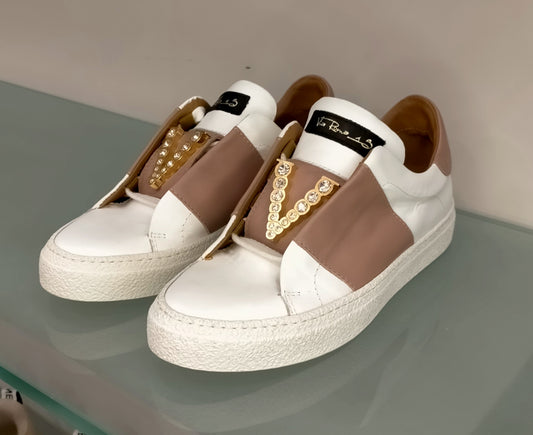 Sneakers VIA ROMA 15 in pelle bianca/rosa accessorio V strass/oro