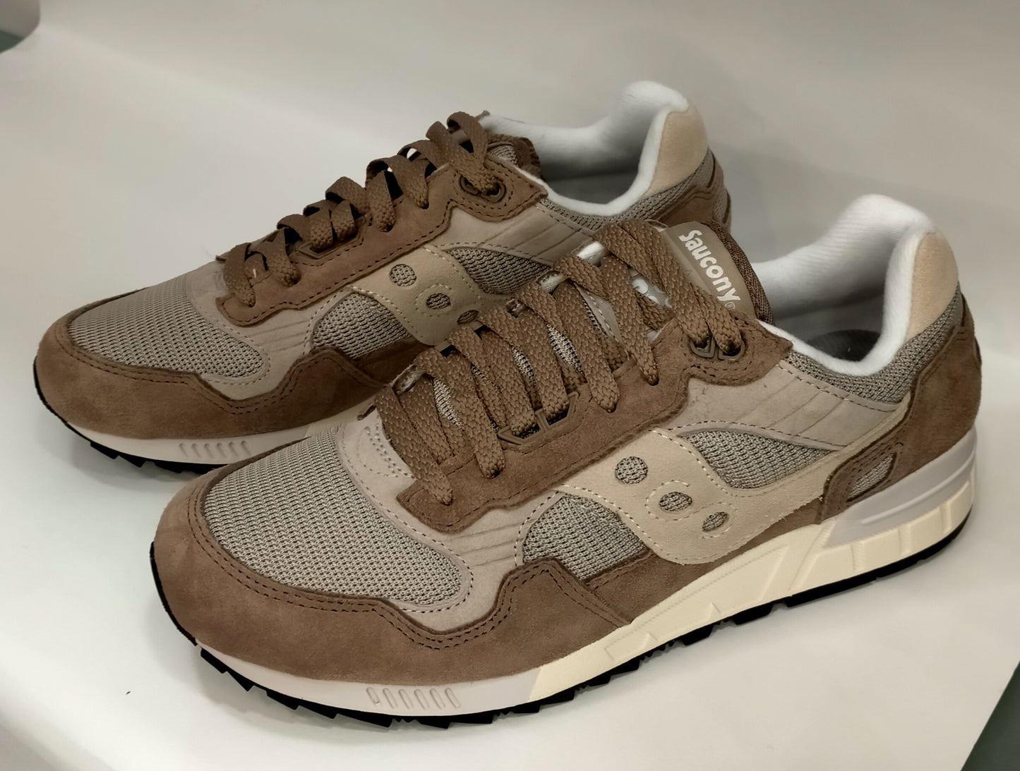 Sneakers SAUCONY SHADOW 5000 uomo in tessuto/camoscio marrone