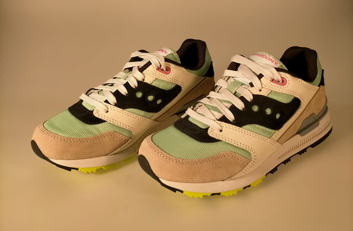 Sneakers SAUCONY COURAGEOUS light green/tan