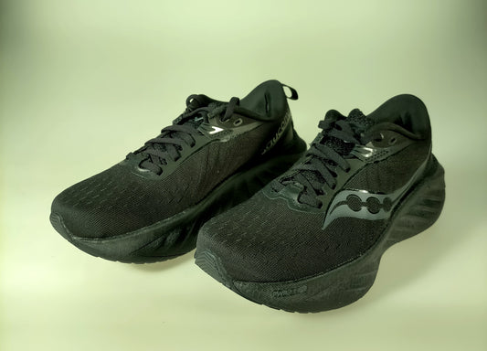 Sneakers SAUCONY TRIUMPH 22 triple black