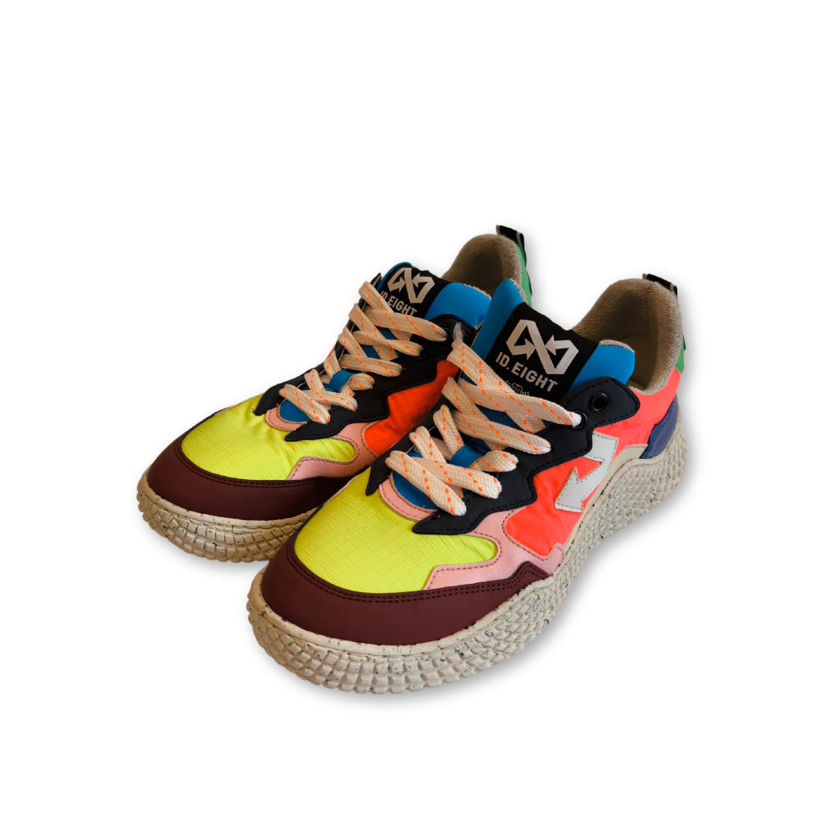 Sneakers Multicolor Ecologiche Realizzate con Scarti Alimentari e Materiali di Riciclo